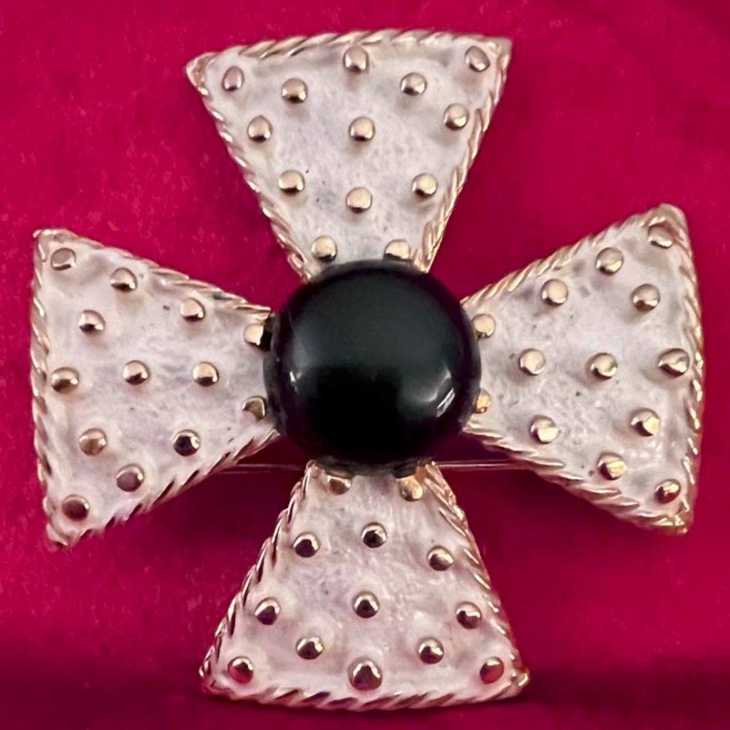 Kramer Vintage Cross Pin - White Gold Black Cross 55$